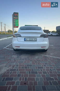 Седан Tesla Model 3 2021 в 