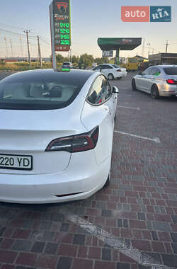 Седан Tesla Model 3 2021 в 