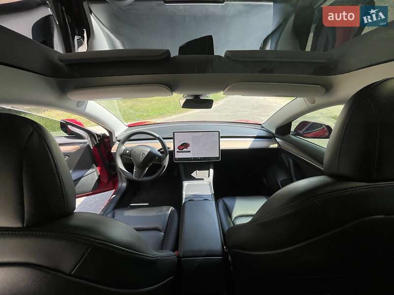Седан Tesla Model 3 2022 в Макарове