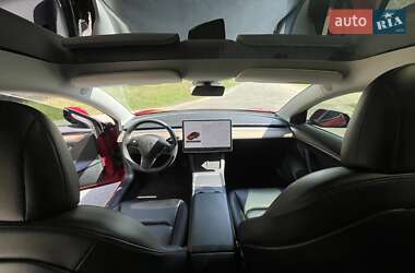 Седан Tesla Model 3 2022 в 