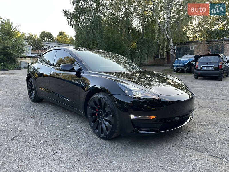 Седан Tesla Model 3 2022 в Днепре