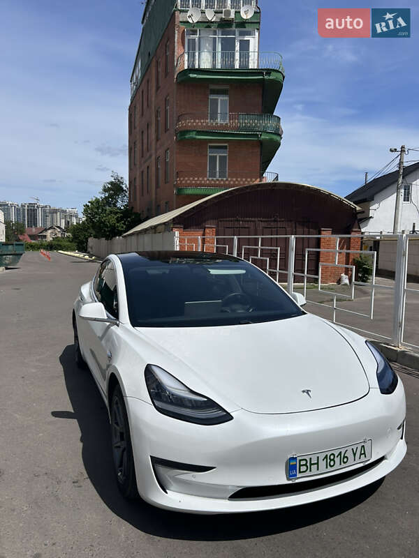 Седан Tesla Model 3 2019 в Одесі