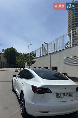 Седан Tesla Model 3 2019 в 