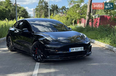 Седан Tesla Model 3 2021 в 