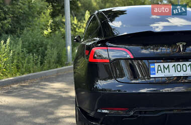 Седан Tesla Model 3 2021 в 