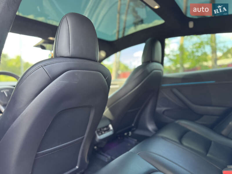 Седан Tesla Model 3 2021 в Житомирі
