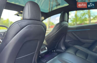 Седан Tesla Model 3 2021 в 