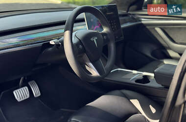 Седан Tesla Model 3 2021 в 
