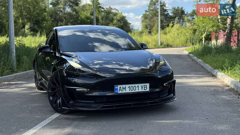Седан Tesla Model 3 2021 в Житомирі