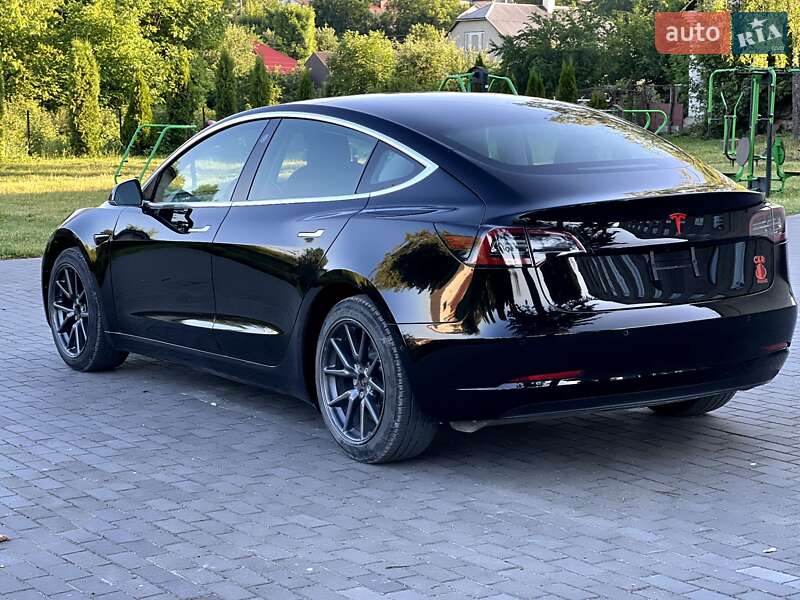 Седан Tesla Model 3 2019 в Тернополе