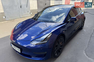 Седан Tesla Model 3 2021 в 