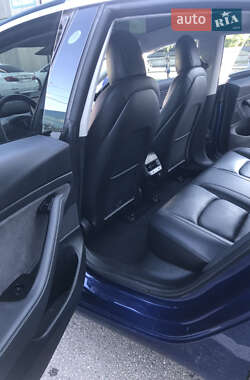 Седан Tesla Model 3 2018 в 