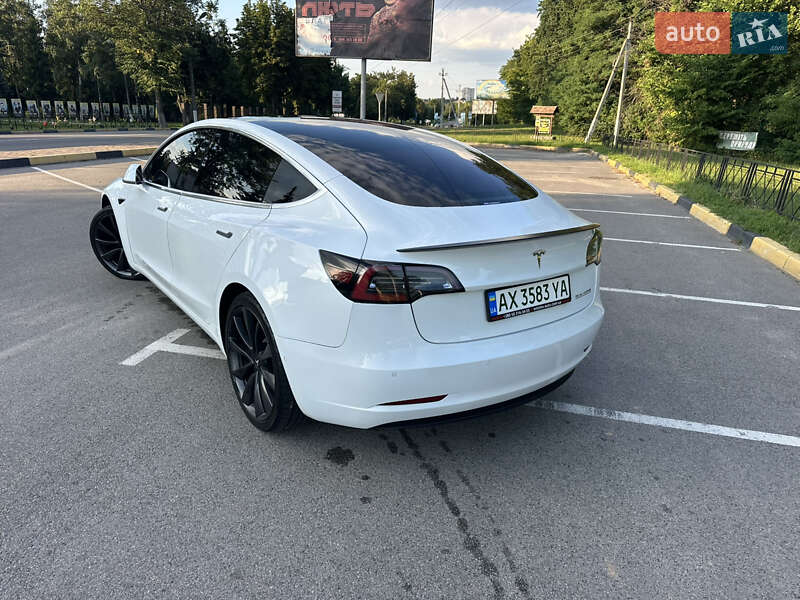 Седан Tesla Model 3 2019 в Києві