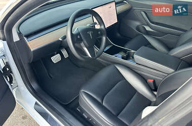 Седан Tesla Model 3 2019 в 