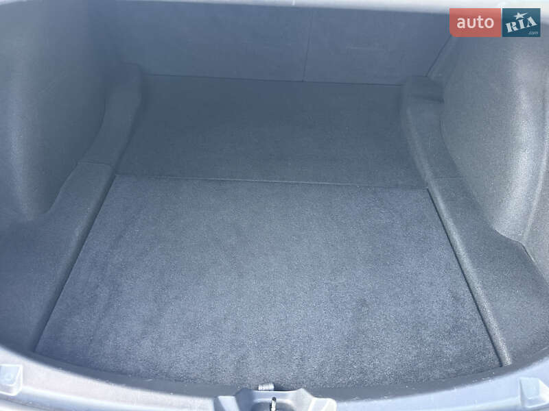 Седан Tesla Model 3 2019 в Києві