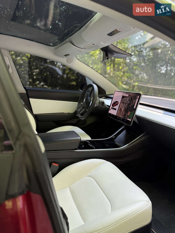 Седан Tesla Model 3 2019 в Білій Церкві