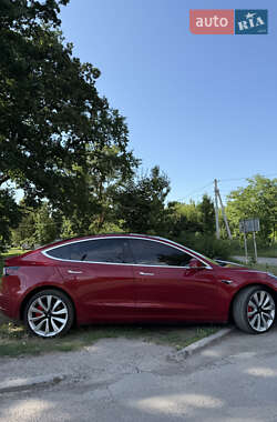 Седан Tesla Model 3 2019 в 