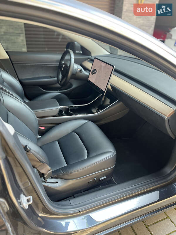 Седан Tesla Model 3 2018 в Хмельницком