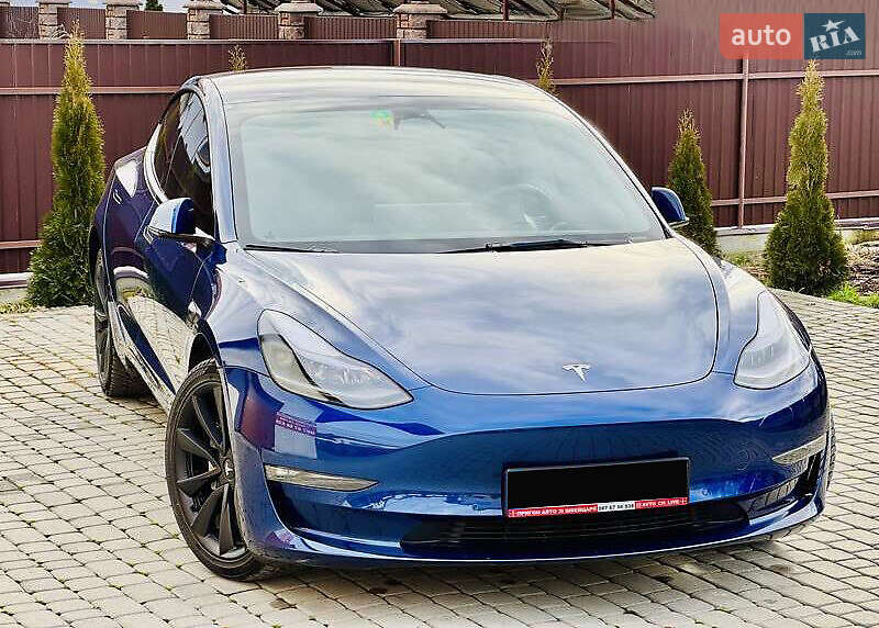 Tesla Model 3 2022