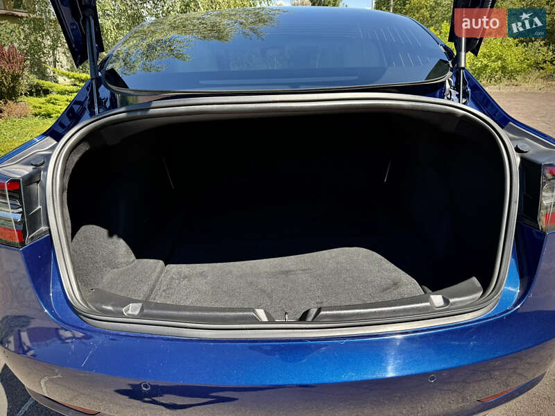 Седан Tesla Model 3 2019 в Днепре