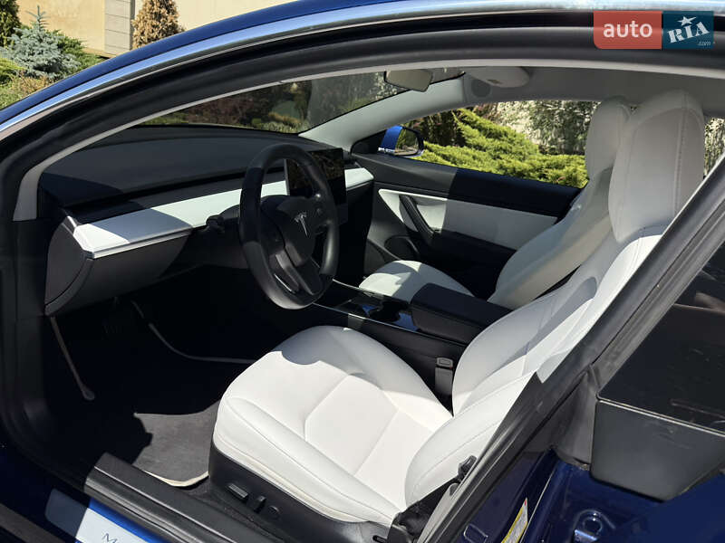 Седан Tesla Model 3 2019 в Днепре