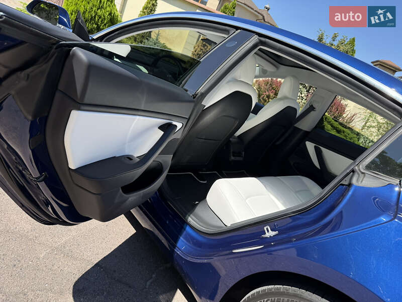 Седан Tesla Model 3 2019 в Днепре