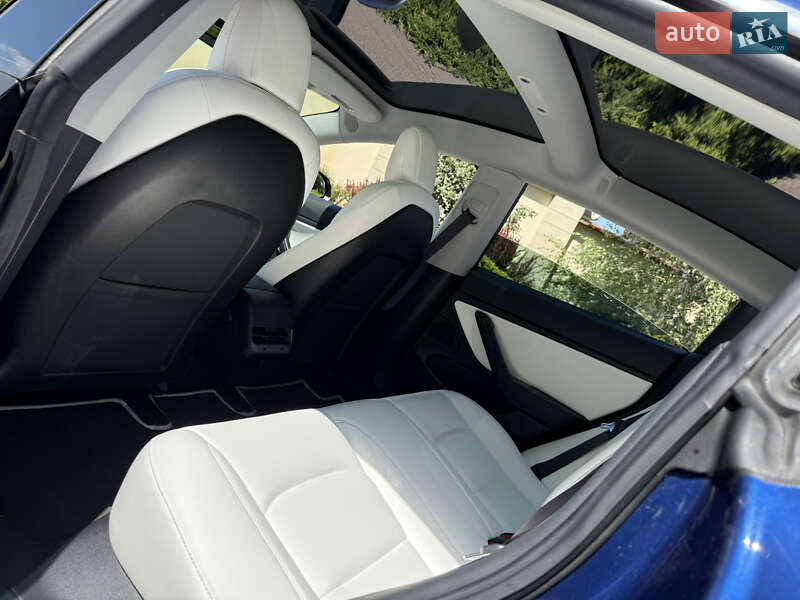Седан Tesla Model 3 2019 в Днепре