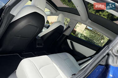 Седан Tesla Model 3 2019 в 