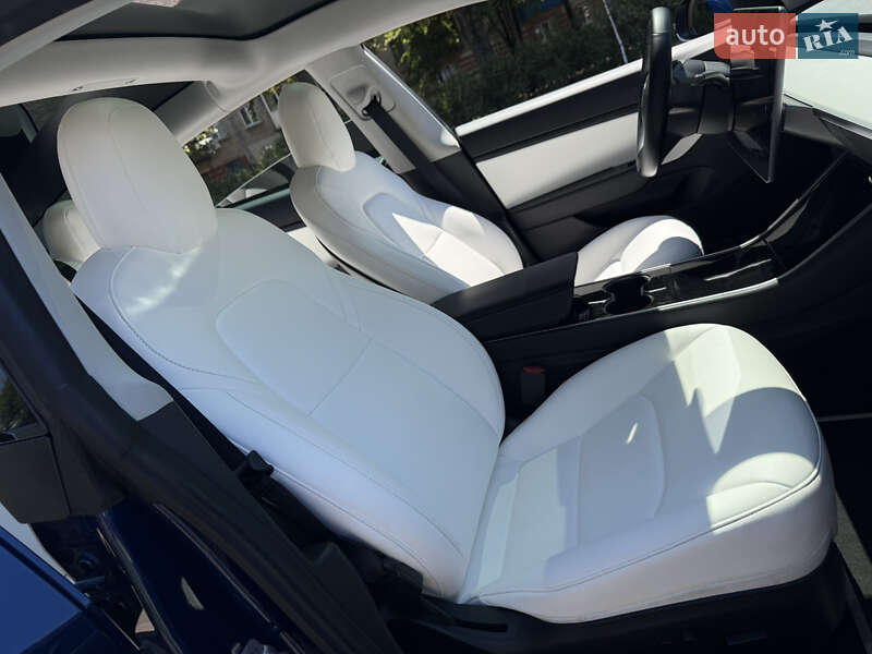 Седан Tesla Model 3 2019 в Днепре