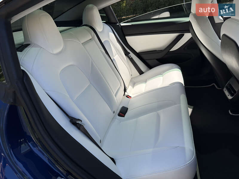 Седан Tesla Model 3 2019 в Днепре