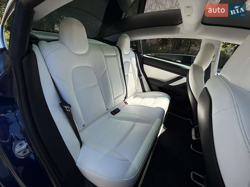 Седан Tesla Model 3 2019 в Днепре