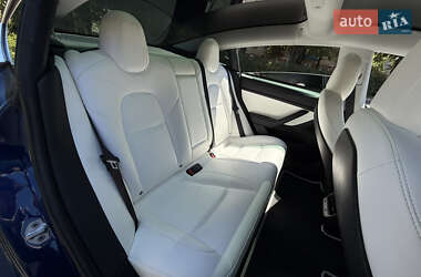Седан Tesla Model 3 2019 в 