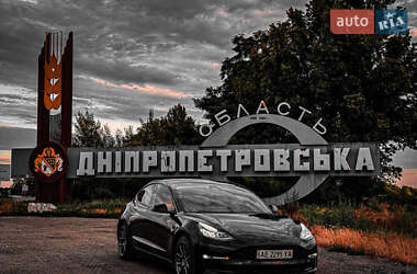 Седан Tesla Model 3 2019 в 