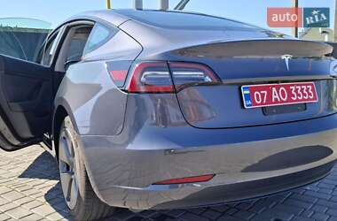 Седан Tesla Model 3 2023 в 