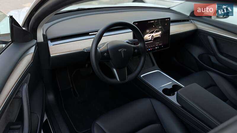 Седан Tesla Model 3 2022 в Одессе
