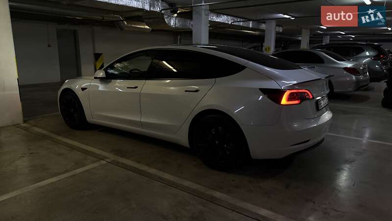Седан Tesla Model 3 2022 в Одессе