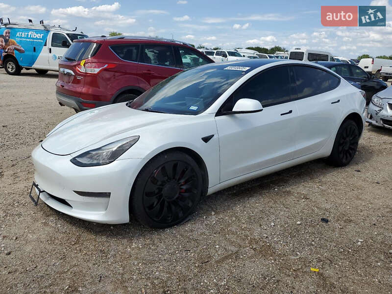 Седан Tesla Model 3 2021 в 