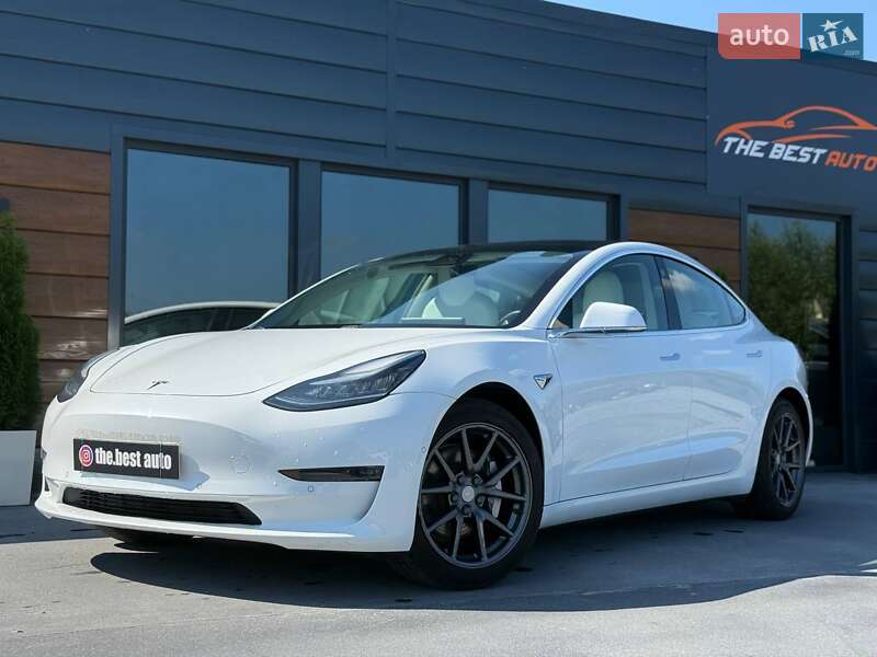 Седан Tesla Model 3 2019 в Рівному