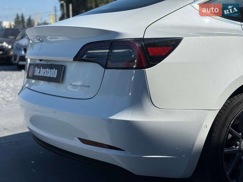 Седан Tesla Model 3 2019 в Рівному