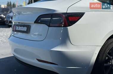 Седан Tesla Model 3 2019 в 