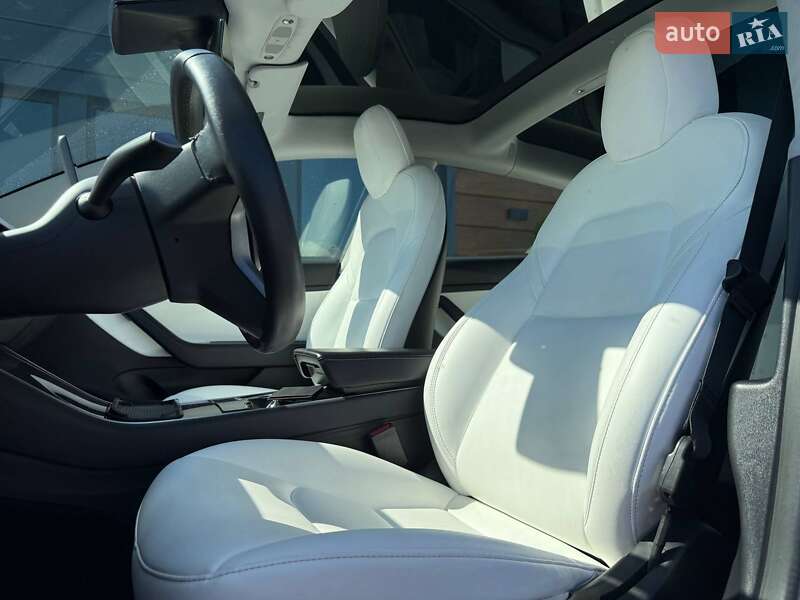 Седан Tesla Model 3 2019 в Рівному