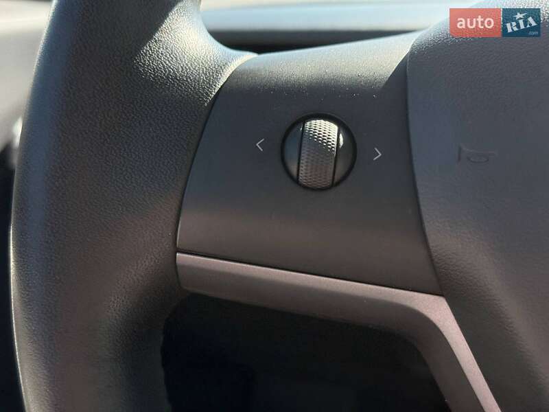 Седан Tesla Model 3 2019 в Рівному