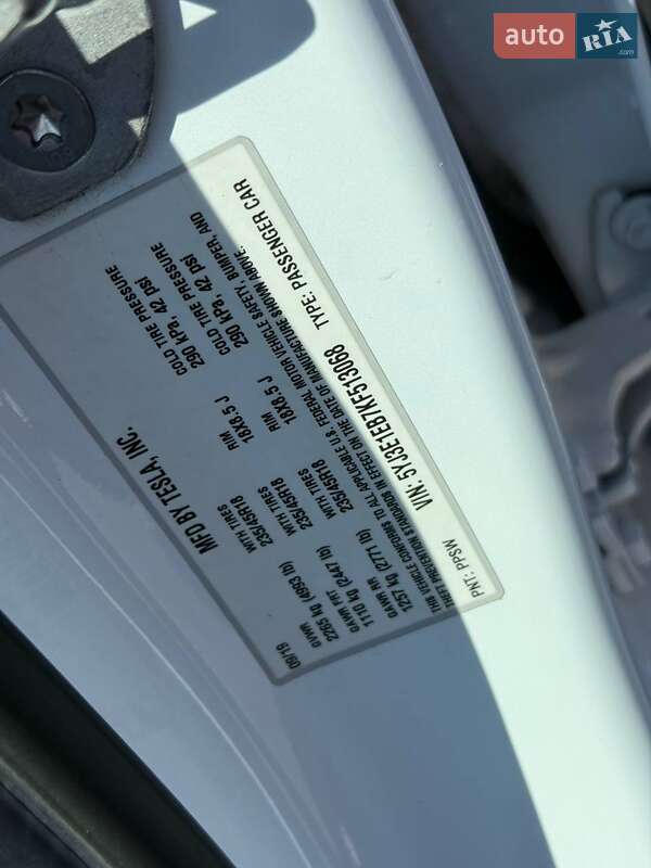 Седан Tesla Model 3 2019 в Рівному