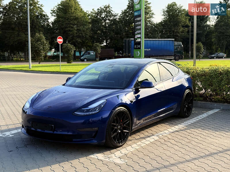 Седан Tesla Model 3 2019 в Житомирі