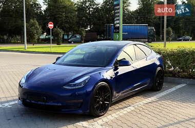 Седан Tesla Model 3 2019 в 
