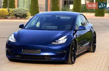 Седан Tesla Model 3 2019 в 