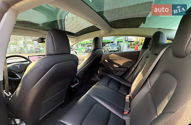 Седан Tesla Model 3 2019 в 