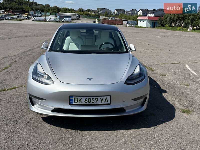 Tesla Model 3 2018