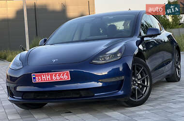 Седан Tesla Model 3 2021 в Виннице
