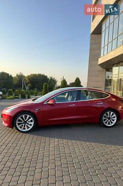 Седан Tesla Model 3 2020 в 